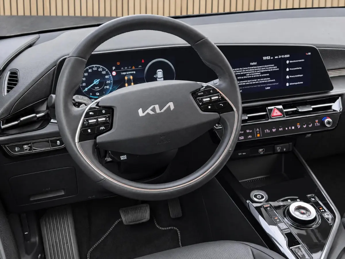Edition Advanced 64.8 kWh Dealer onderhouden | Navigatie | Stoel + stuurverwarming | ACC | Applecarplay