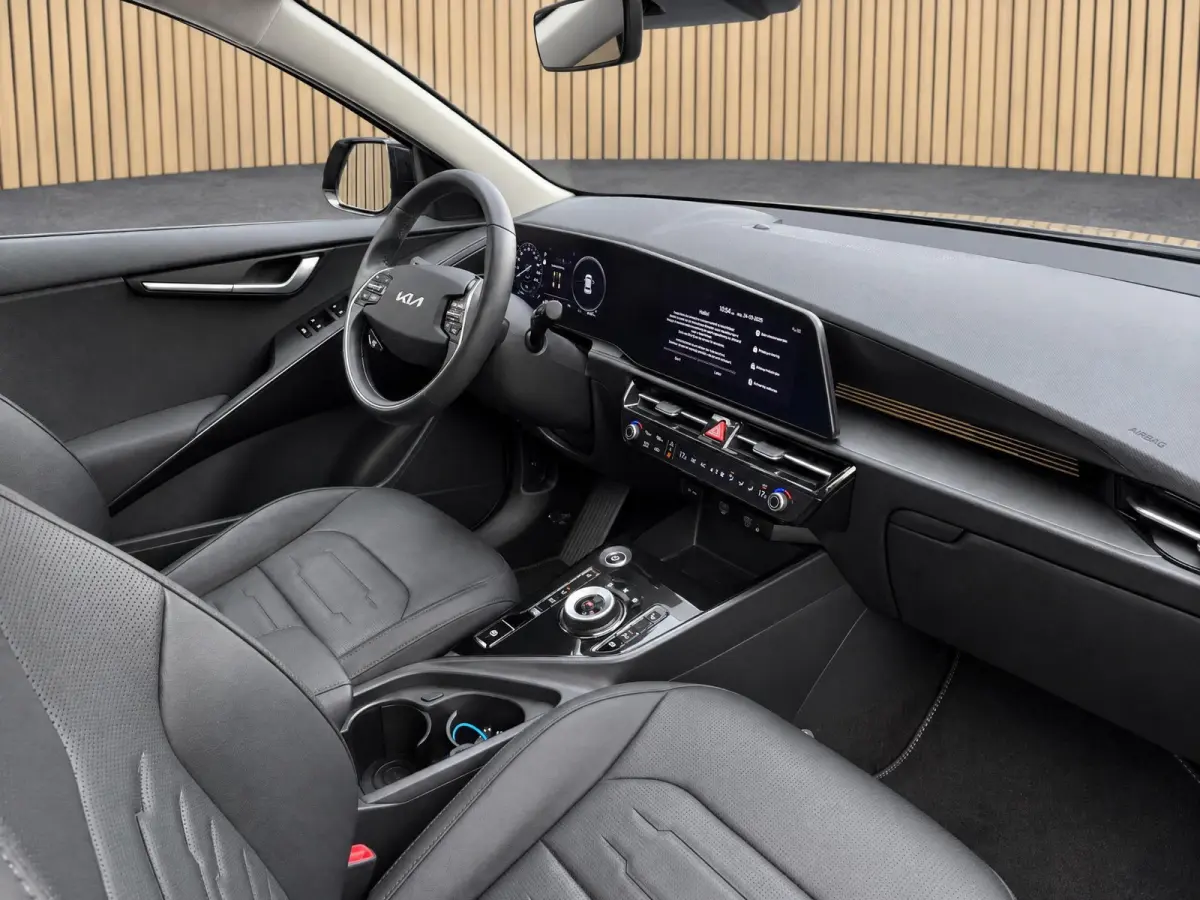 Edition Advanced 64.8 kWh Dealer onderhouden | Navigatie | Stoel + stuurverwarming | ACC | Applecarplay