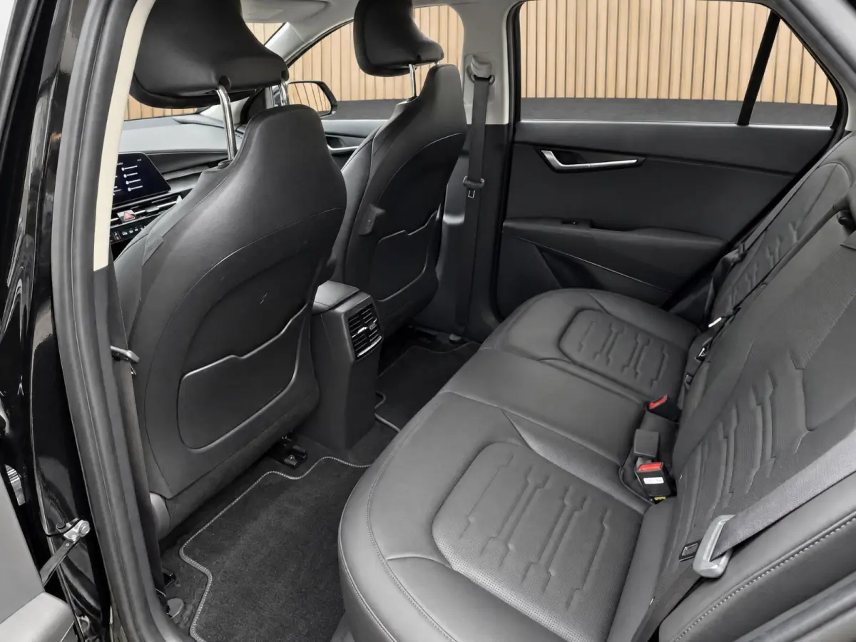Edition Advanced 64.8 kWh Dealer onderhouden | Navigatie | Stoel + stuurverwarming | ACC | Applecarplay