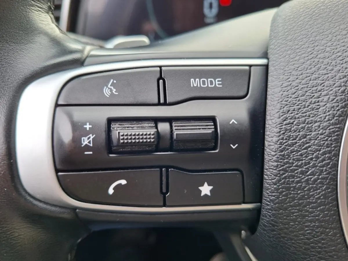 1.6 T HYBRIDE 230PK AUTOMAAT DYNAMICE-LINE NAVI LMV PDC-CAMERA
