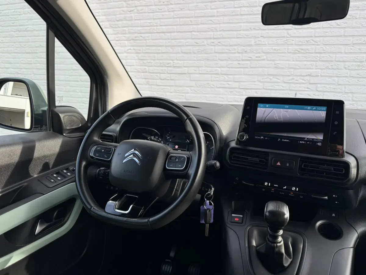 1.2 PureTech Feel Camera Carplay Climate Control Cruisecontrol All-Season Banden PDC V+A