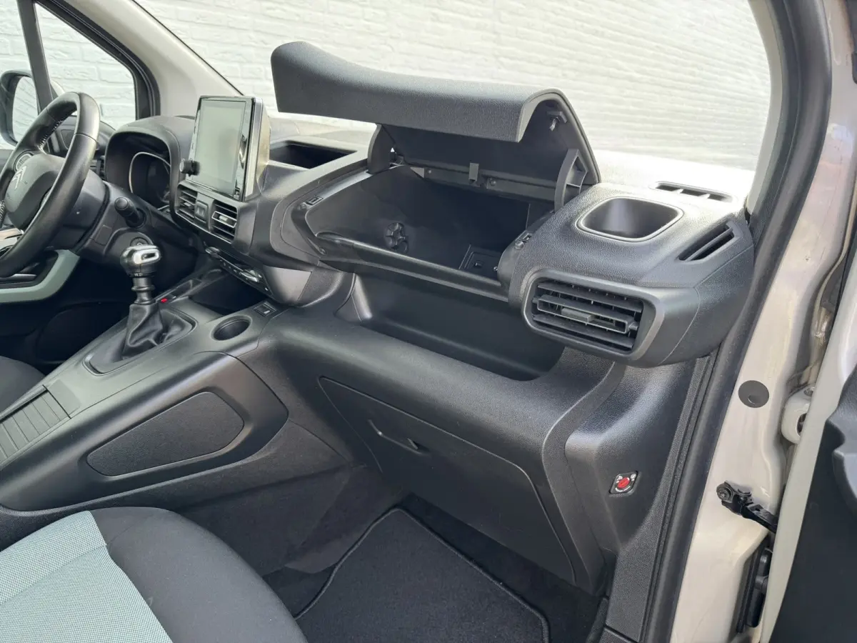 1.2 PureTech Feel Camera Carplay Climate Control Cruisecontrol All-Season Banden PDC V+A