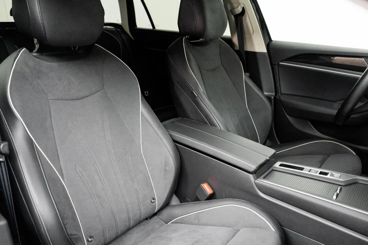 1.5 eHybrid 204PK DSG-6 Business | TREKHAAK | NAVIGATIE | HUD | STOEL + STUURVERW. | CAMERA | APP CONNECT