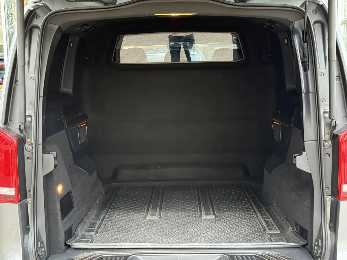 220d Lang DC Avantgarde Edition AMG | Facelift | Trekhaak afn. | Leder | 360 Cam. | Burmester