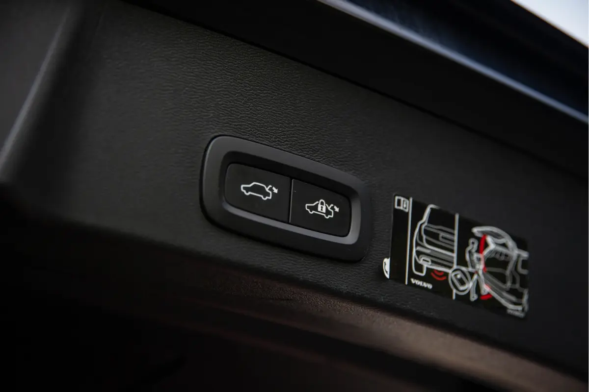 P8 AWD R-Design , SOH 92%, Harman/Kardon, Apple Carplay, Adap. cruise, 360-graden camera, Trekhaak