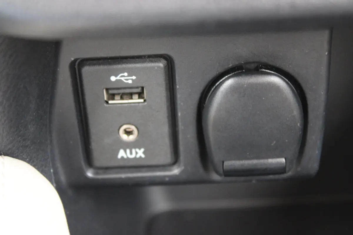 0.9 IG-T N-Connecta//Navi//Cruise//Camera!!