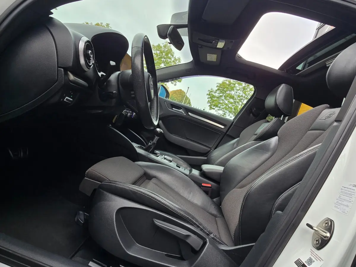 1.0 TFSI Sport S Line / NAP / Open Panoramadak / Cruise Control / Camera / Navi / Elek Pakket / Nette Staat