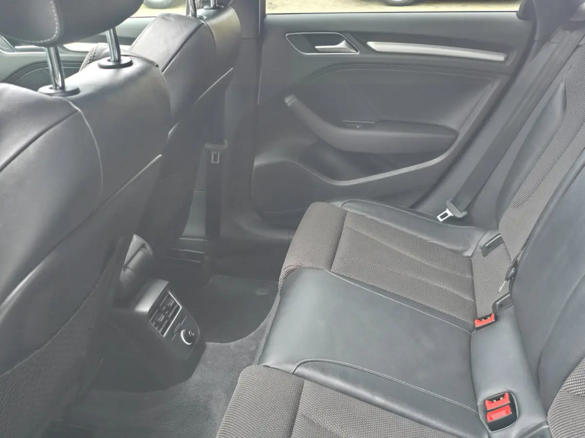 1.0 TFSI Sport S Line / NAP / Open Panoramadak / Cruise Control / Camera / Navi / Elek Pakket / Nette Staat