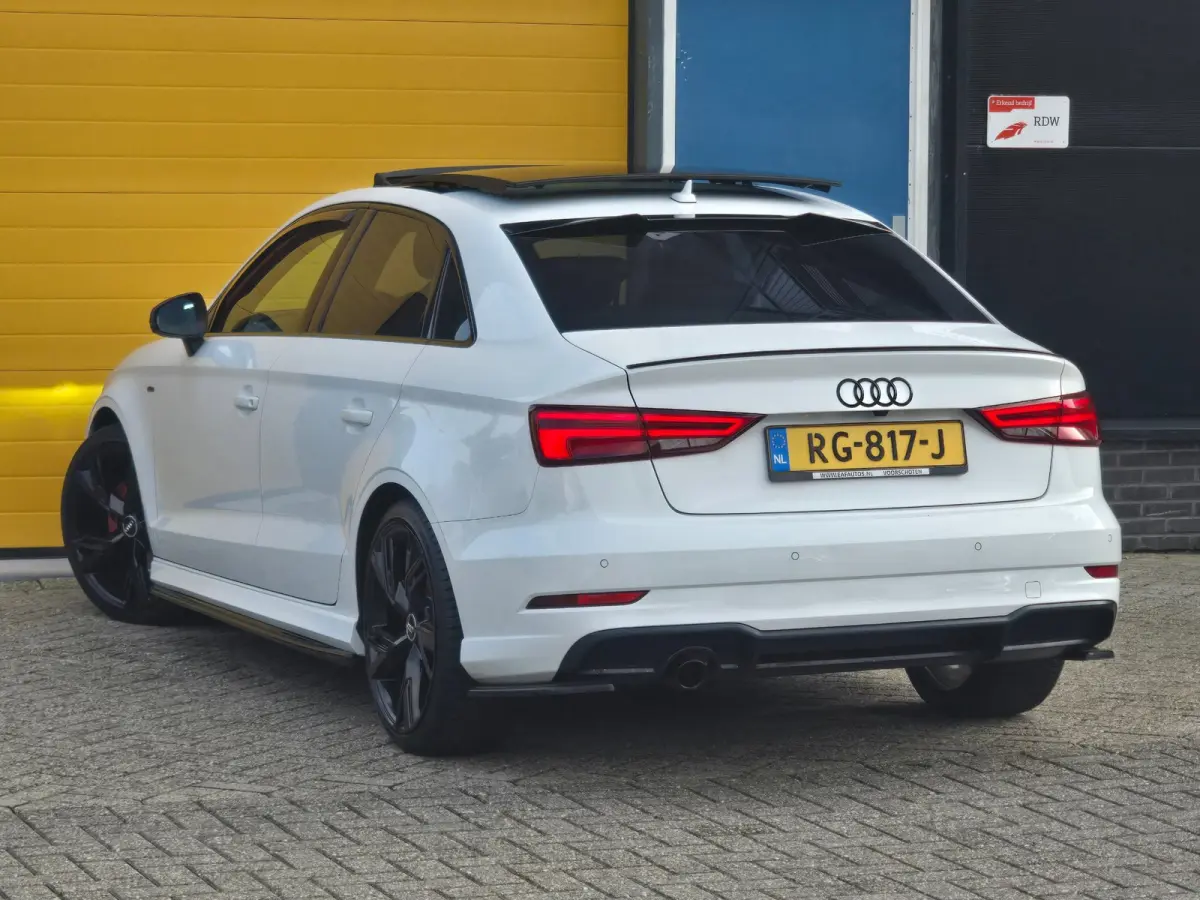 1.0 TFSI Sport S Line / NAP / Open Panoramadak / Cruise Control / Camera / Navi / Elek Pakket / Nette Staat