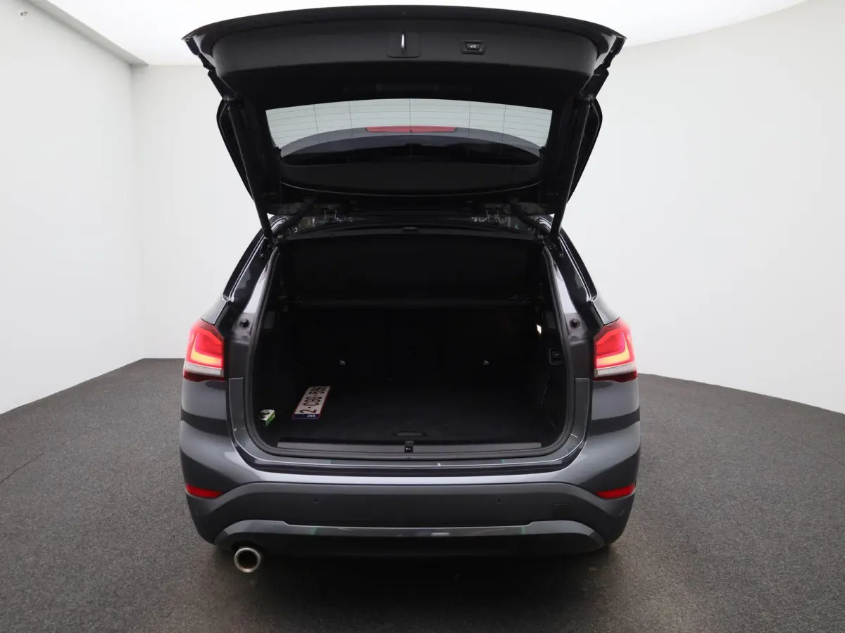xDrive25e | PANORAMA-SCHUIFDAK | HEAD-UP | LEER | CAMERA | NAVIGATIE | STOELVERWARMING