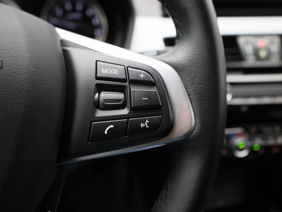 xDrive25e | PANORAMA-SCHUIFDAK | HEAD-UP | LEER | CAMERA | NAVIGATIE | STOELVERWARMING
