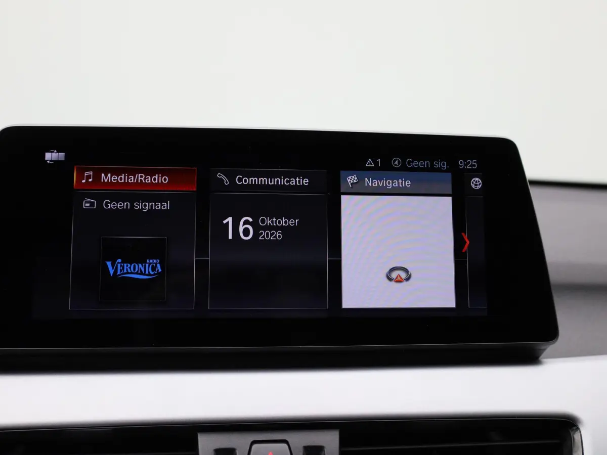 xDrive25e | PANORAMA-SCHUIFDAK | HEAD-UP | LEER | CAMERA | NAVIGATIE | STOELVERWARMING
