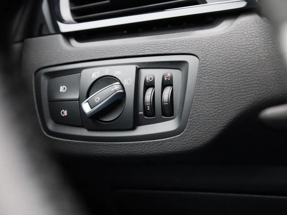 xDrive25e | PANORAMA-SCHUIFDAK | HEAD-UP | LEER | CAMERA | NAVIGATIE | STOELVERWARMING