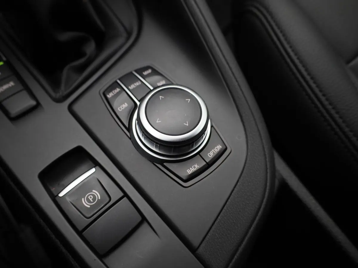 xDrive25e | PANORAMA-SCHUIFDAK | HEAD-UP | LEER | CAMERA | NAVIGATIE | STOELVERWARMING
