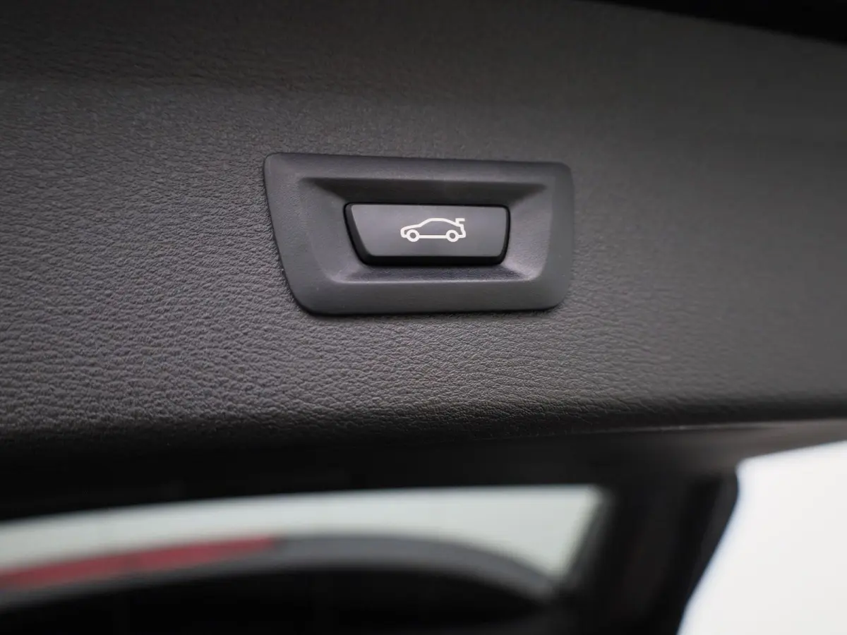 xDrive25e | PANORAMA-SCHUIFDAK | HEAD-UP | LEER | CAMERA | NAVIGATIE | STOELVERWARMING
