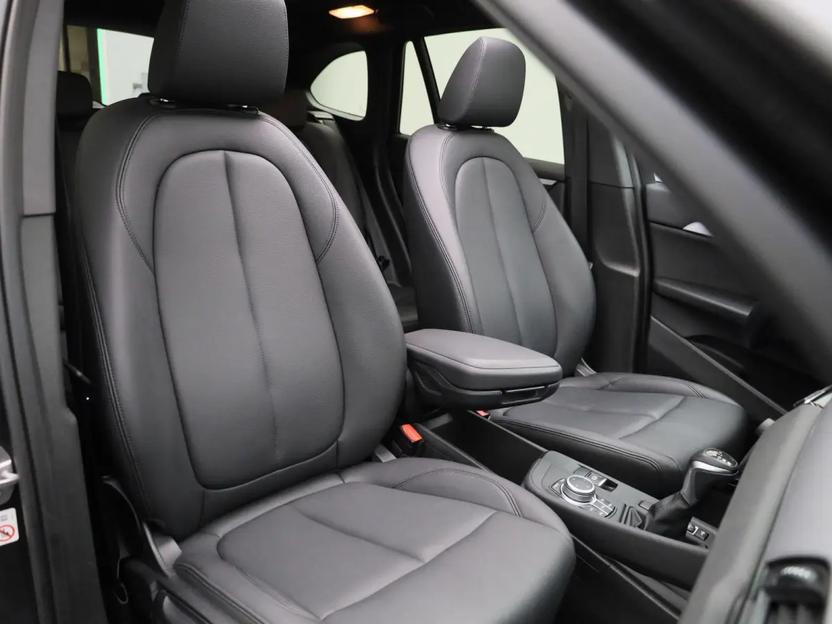 xDrive25e | PANORAMA-SCHUIFDAK | HEAD-UP | LEER | CAMERA | NAVIGATIE | STOELVERWARMING