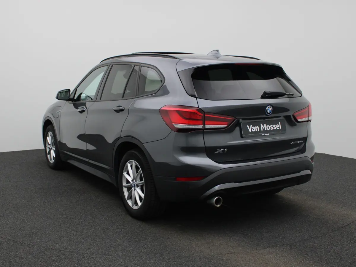 xDrive25e | PANORAMA-SCHUIFDAK | HEAD-UP | LEER | CAMERA | NAVIGATIE | STOELVERWARMING