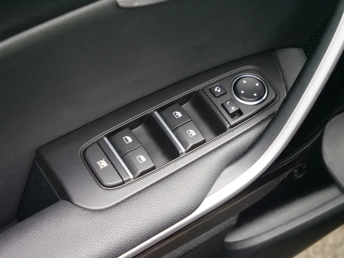 1.0 T-GDi ComfortLine 120 Pk DAB / Apple Carplay / Camera