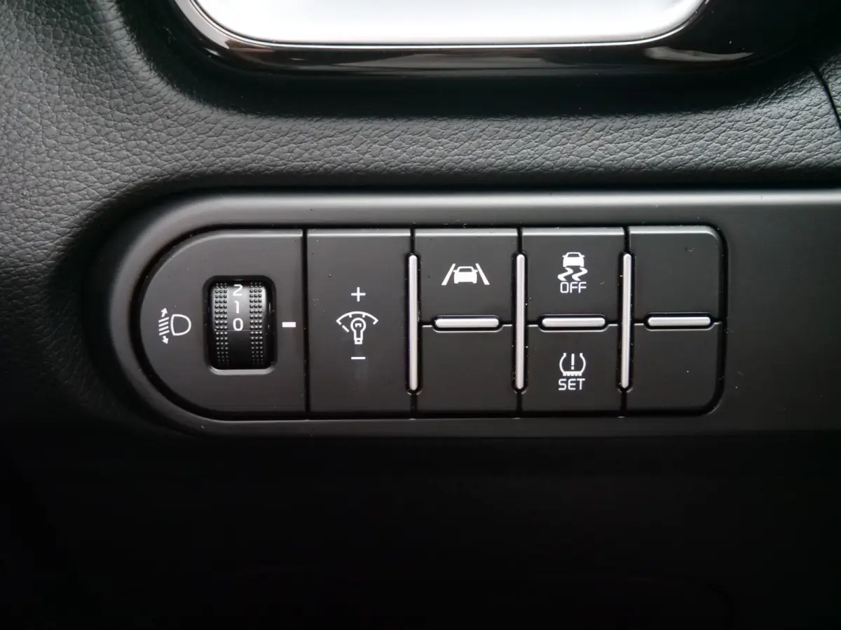 1.0 T-GDi ComfortLine 120 Pk DAB / Apple Carplay / Camera