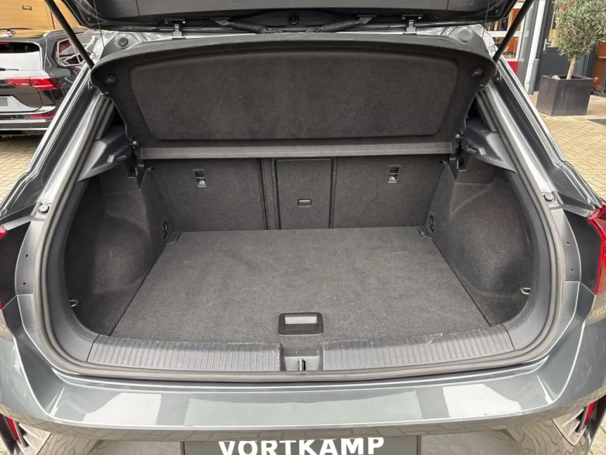 1.5 TSI DSG R-LINE AFN.TREKHAAK/CAMERA/ACC/CLIMA/STOELVERW/CARPLAY