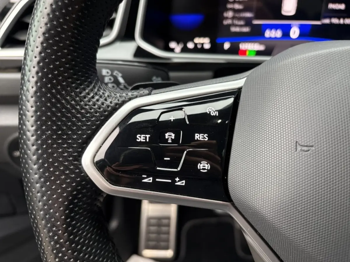 1.5 TSI DSG R-LINE AFN.TREKHAAK/CAMERA/ACC/CLIMA/STOELVERW/CARPLAY