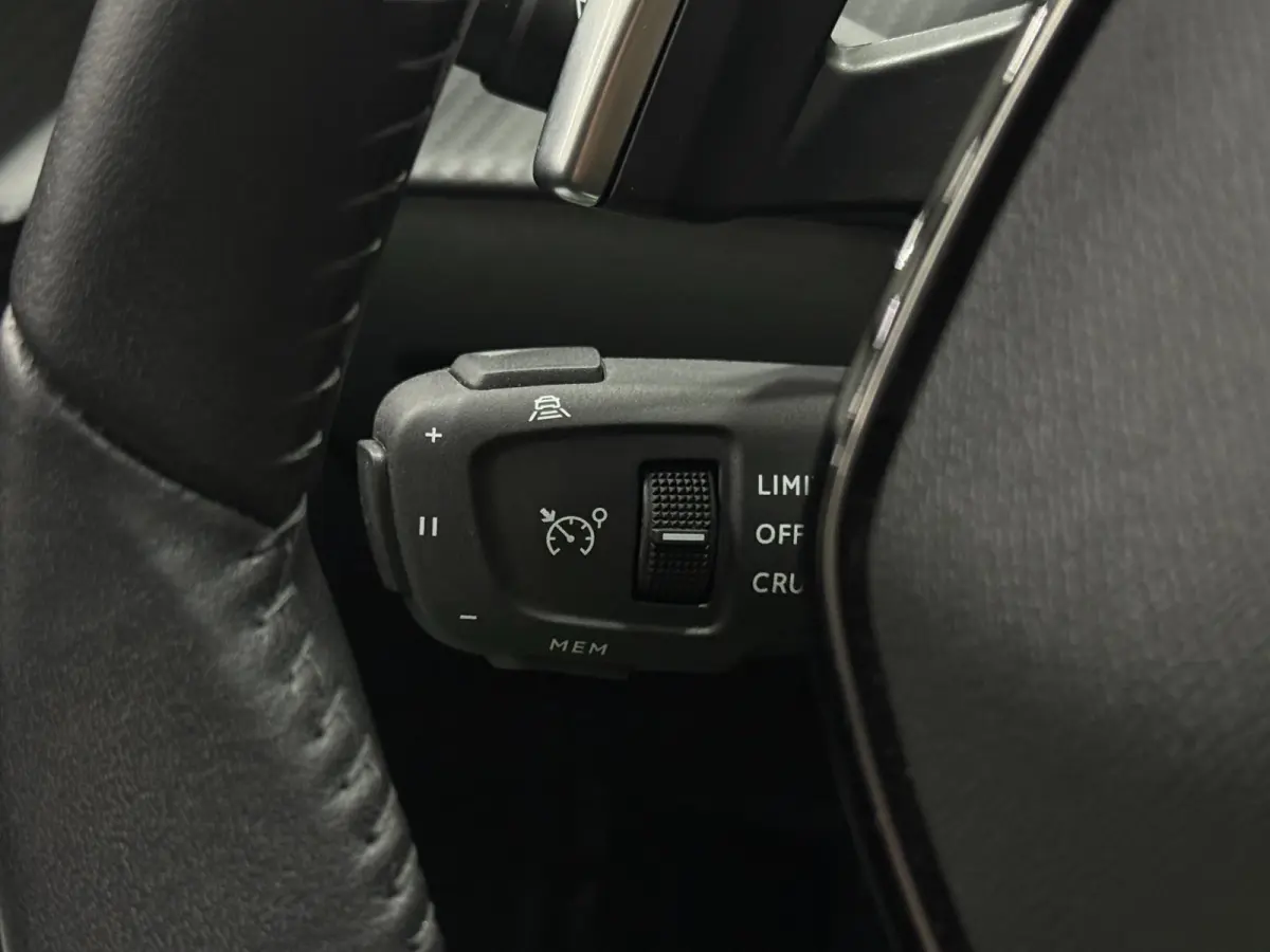 Allure Hybrid 100PK Aut.| Carbon | ACC | Virtual Cockpit | CarPlay | LED | PDC V+A