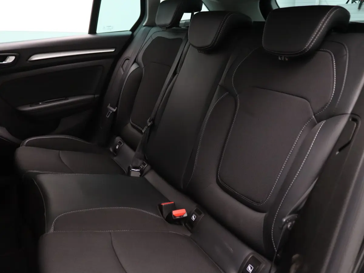 Plug-In Hybrid 160pk Intens Camera | Cruise | Navi | Parkeersens. v+a
