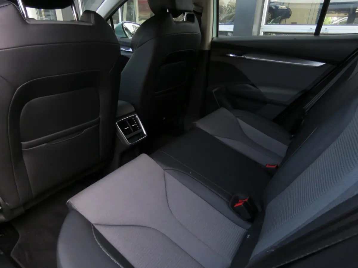iV60 BNS EDITION / soh89% / Navi / Carplay / BOVAG garantie