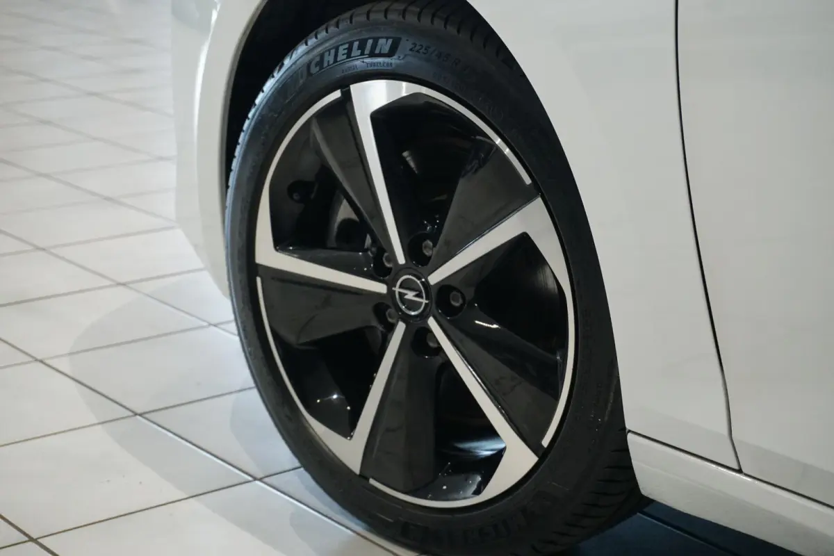 1.6 Hybrid Business Elegance 180pk *INCL BTW* + AGR STOEL / CAMERA / KEYLESS / APPLE CARPLAY