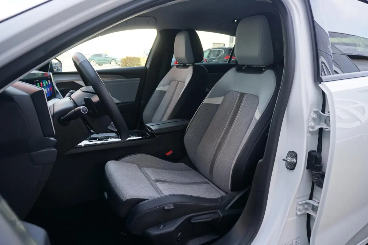 1.6 Hybrid Business Elegance 180pk *INCL BTW* + AGR STOEL / CAMERA / KEYLESS / APPLE CARPLAY