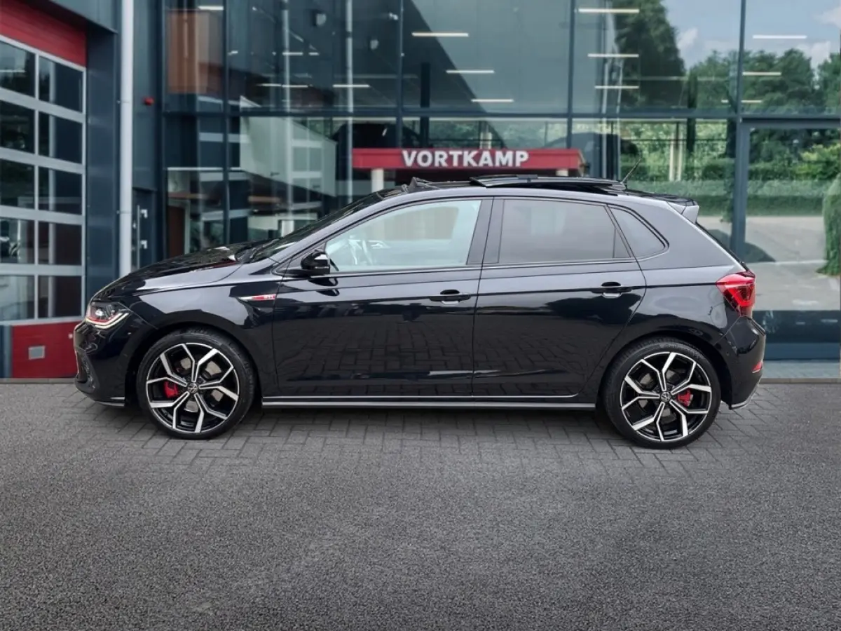 2.0 TSI DSG GTI PANO-DAK/CAMERA/ACC/BEATS/IQ-LIGHTS/STOELVERW/CARPLAY