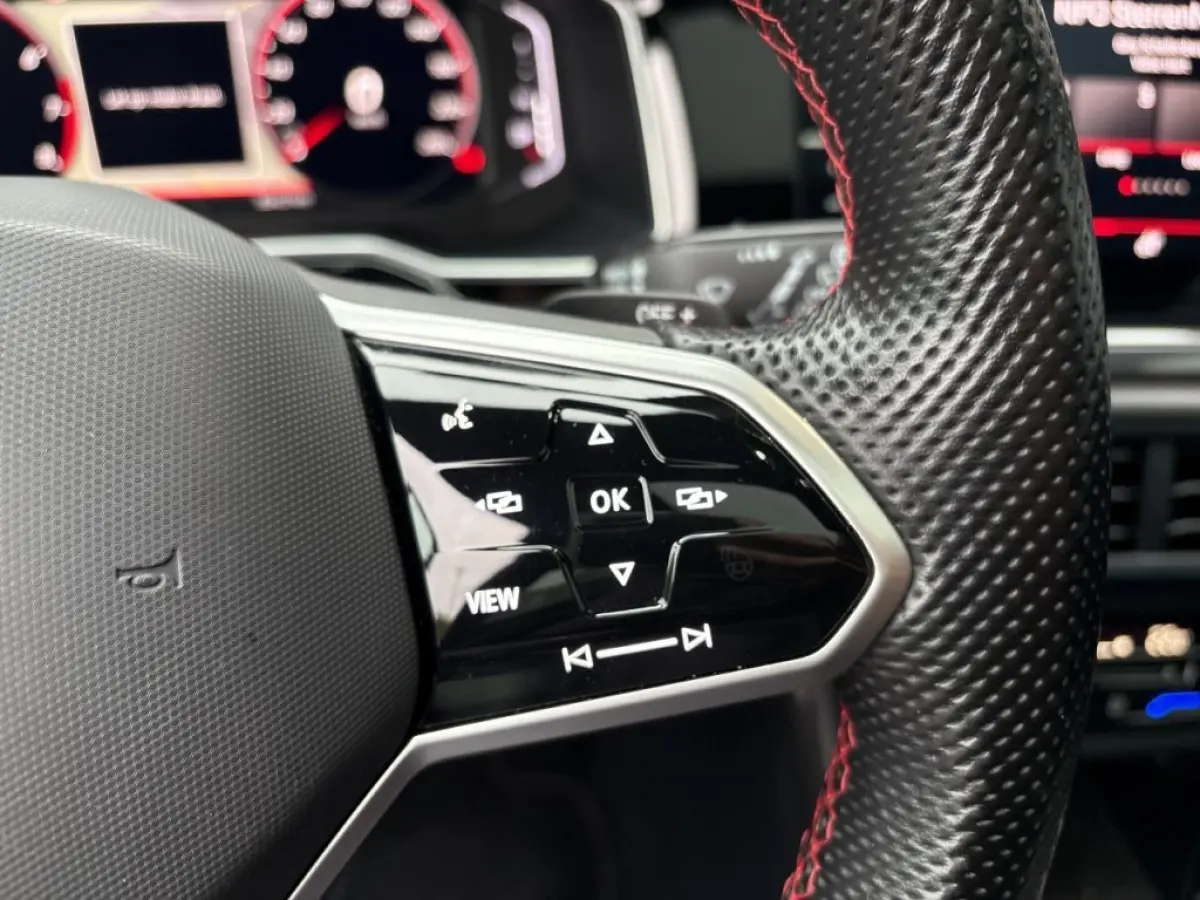 2.0 TSI DSG GTI PANO-DAK/CAMERA/ACC/BEATS/IQ-LIGHTS/STOELVERW/CARPLAY
