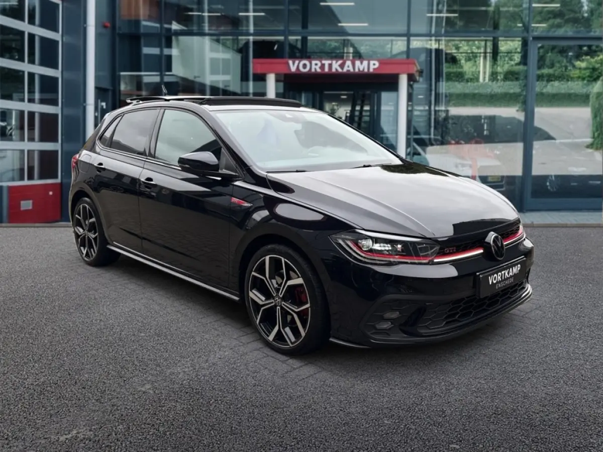 2.0 TSI DSG GTI PANO-DAK/CAMERA/ACC/BEATS/IQ-LIGHTS/STOELVERW/CARPLAY