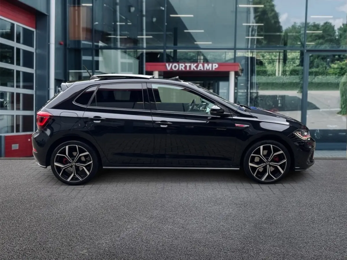 2.0 TSI DSG GTI PANO-DAK/CAMERA/ACC/BEATS/IQ-LIGHTS/STOELVERW/CARPLAY
