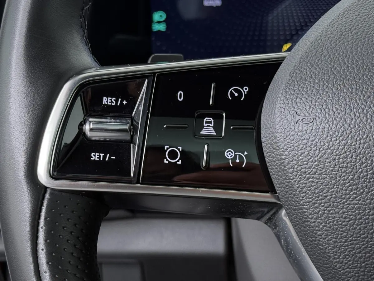 iconic E-Tech full hybrid 200 | Trekhaak | Panoramadak | Harman Kardon | Adapt. Cruise |