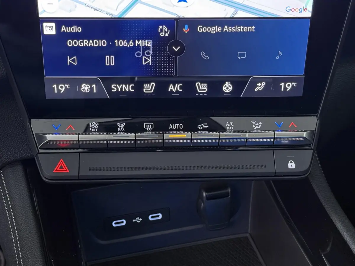 iconic E-Tech full hybrid 200 | Trekhaak | Panoramadak | Harman Kardon | Adapt. Cruise |