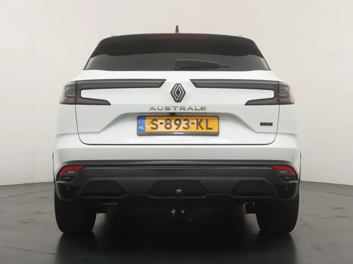 iconic E-Tech full hybrid 200 | Trekhaak | Panoramadak | Harman Kardon | Adapt. Cruise |