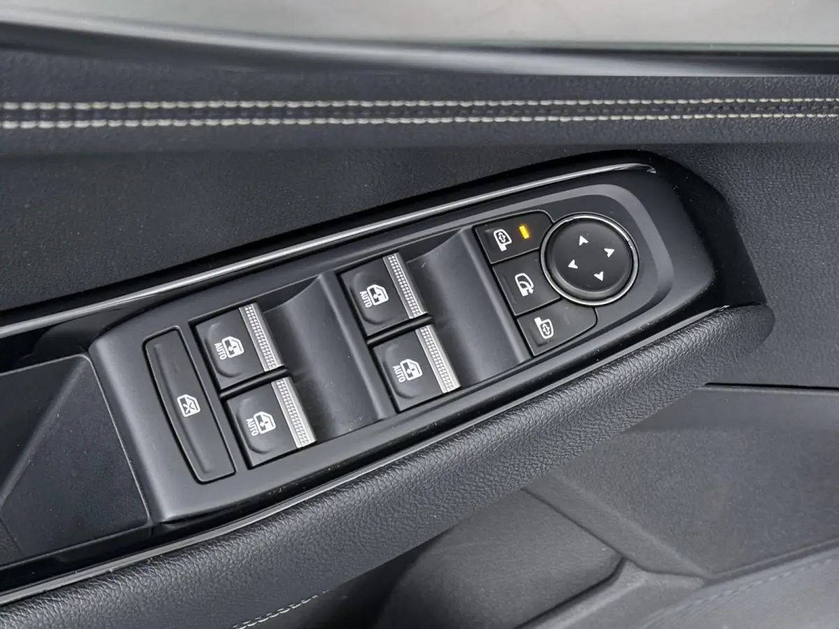 iconic E-Tech full hybrid 200 | Trekhaak | Panoramadak | Harman Kardon | Adapt. Cruise |
