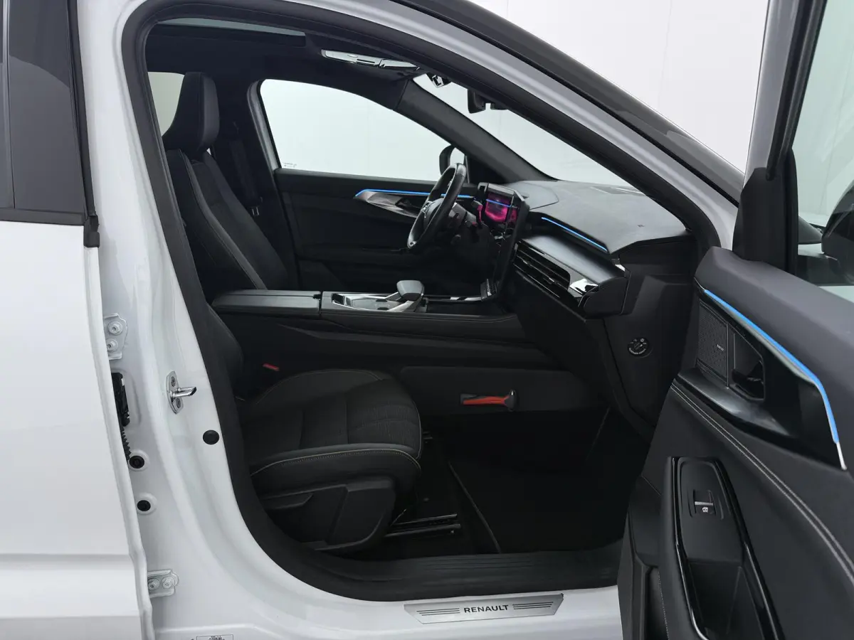 iconic E-Tech full hybrid 200 | Trekhaak | Panoramadak | Harman Kardon | Adapt. Cruise |