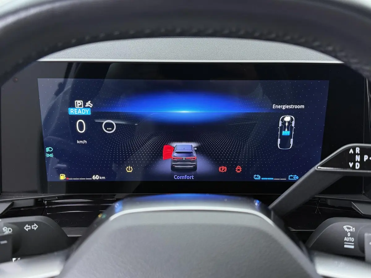 iconic E-Tech full hybrid 200 | Trekhaak | Panoramadak | Harman Kardon | Adapt. Cruise |