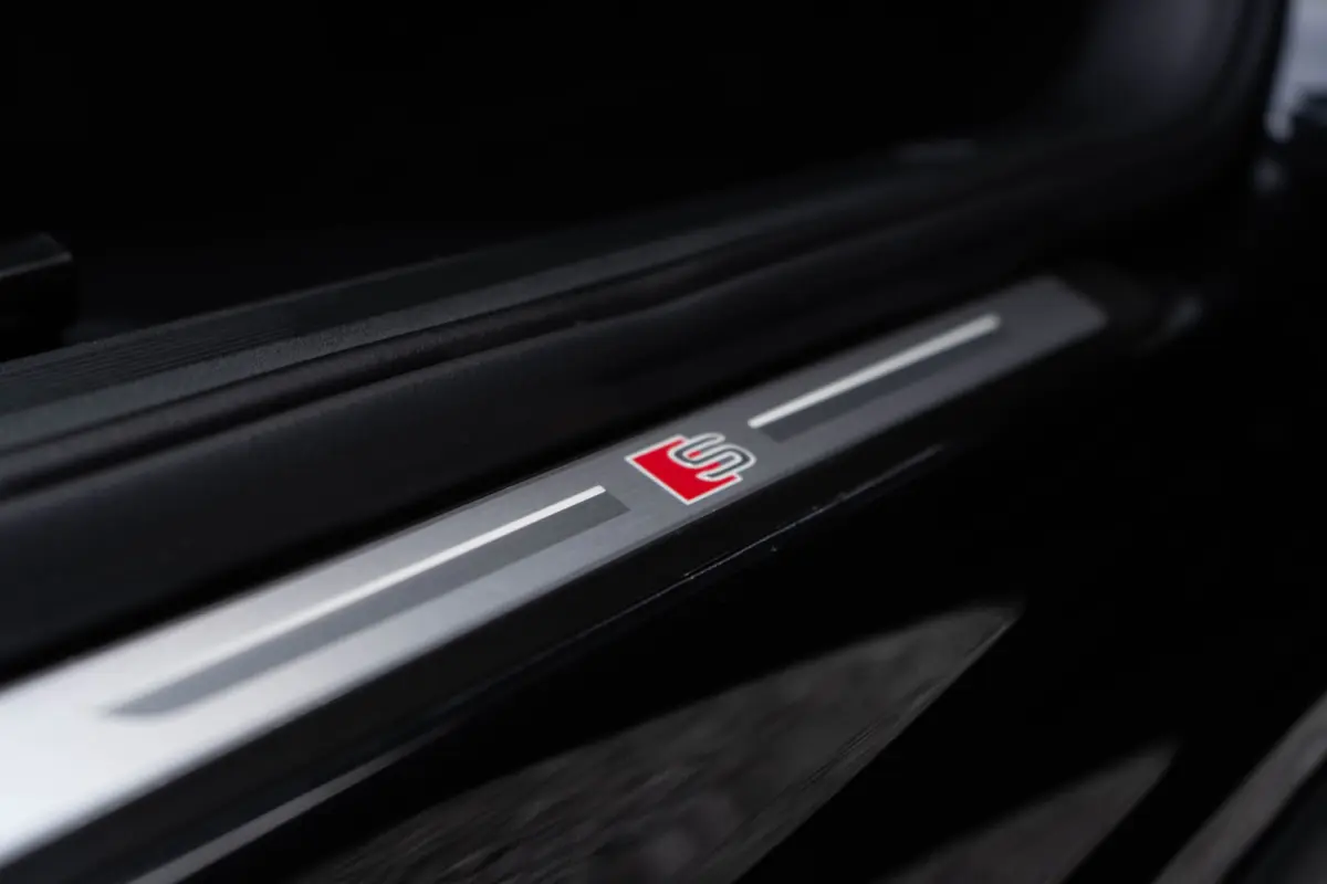 40 / 2x S-line/ Standkachel/ Adaptive Cruise Control/ Head-Up Display/ 150kW (204PK)