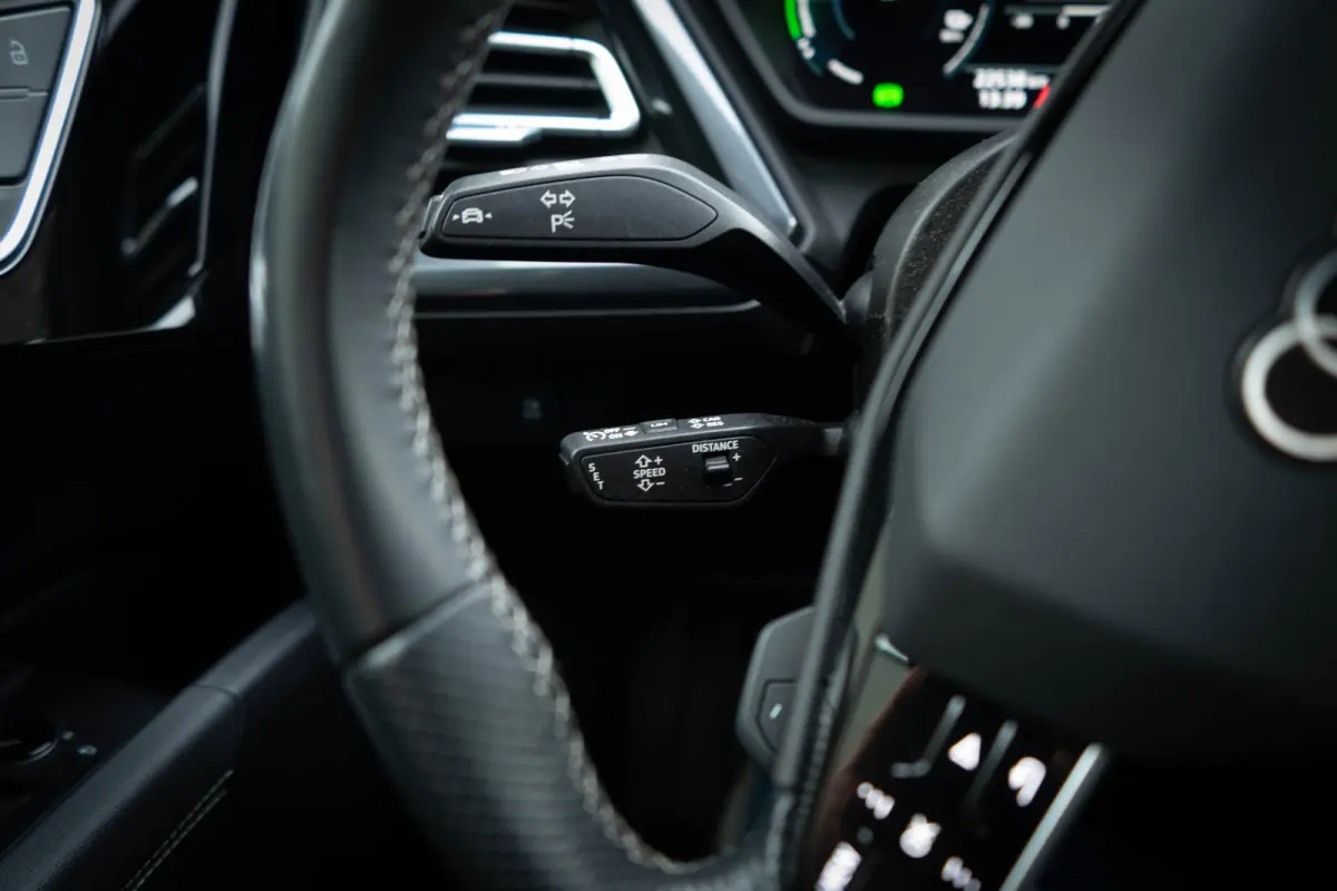 40 / 2x S-line/ Standkachel/ Adaptive Cruise Control/ Head-Up Display/ 150kW (204PK)