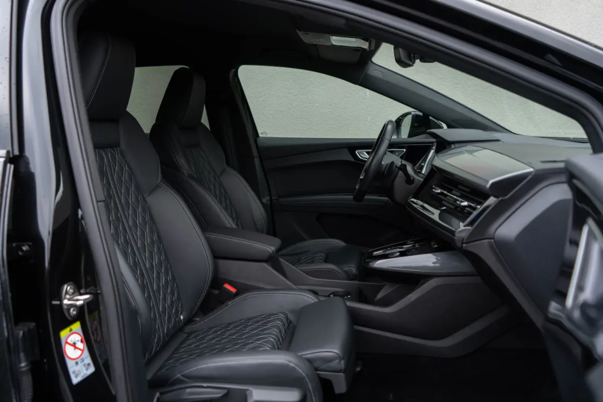 40 / 2x S-line/ Standkachel/ Adaptive Cruise Control/ Head-Up Display/ 150kW (204PK)