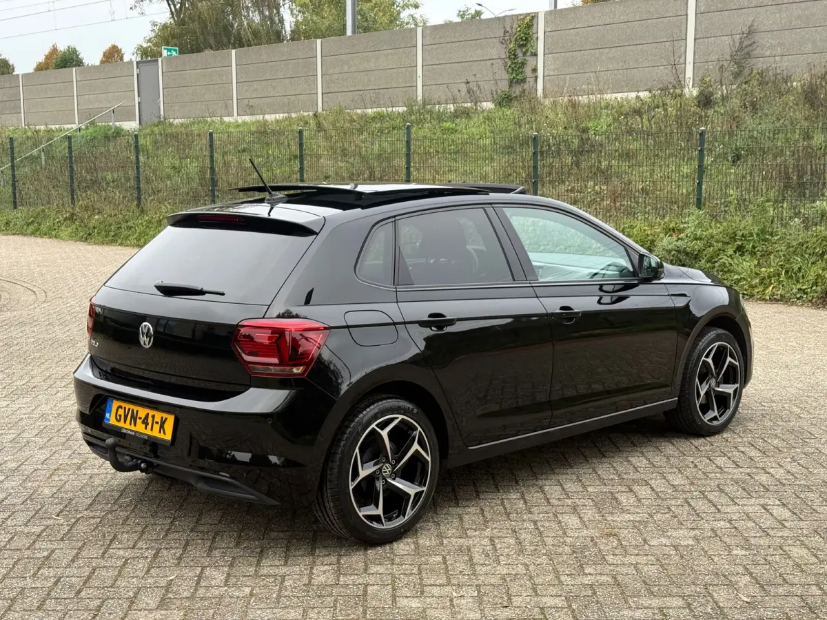 1.0 TSI Highline DSG I DIGITAL DASH I PANO I LED I LEER I CARPLAY