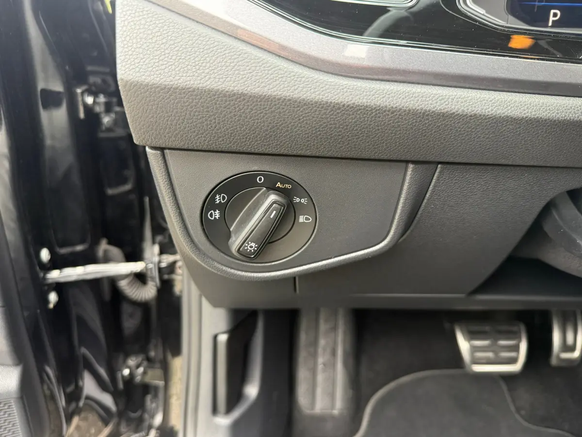 1.0 TSI Highline DSG I DIGITAL DASH I PANO I LED I LEER I CARPLAY