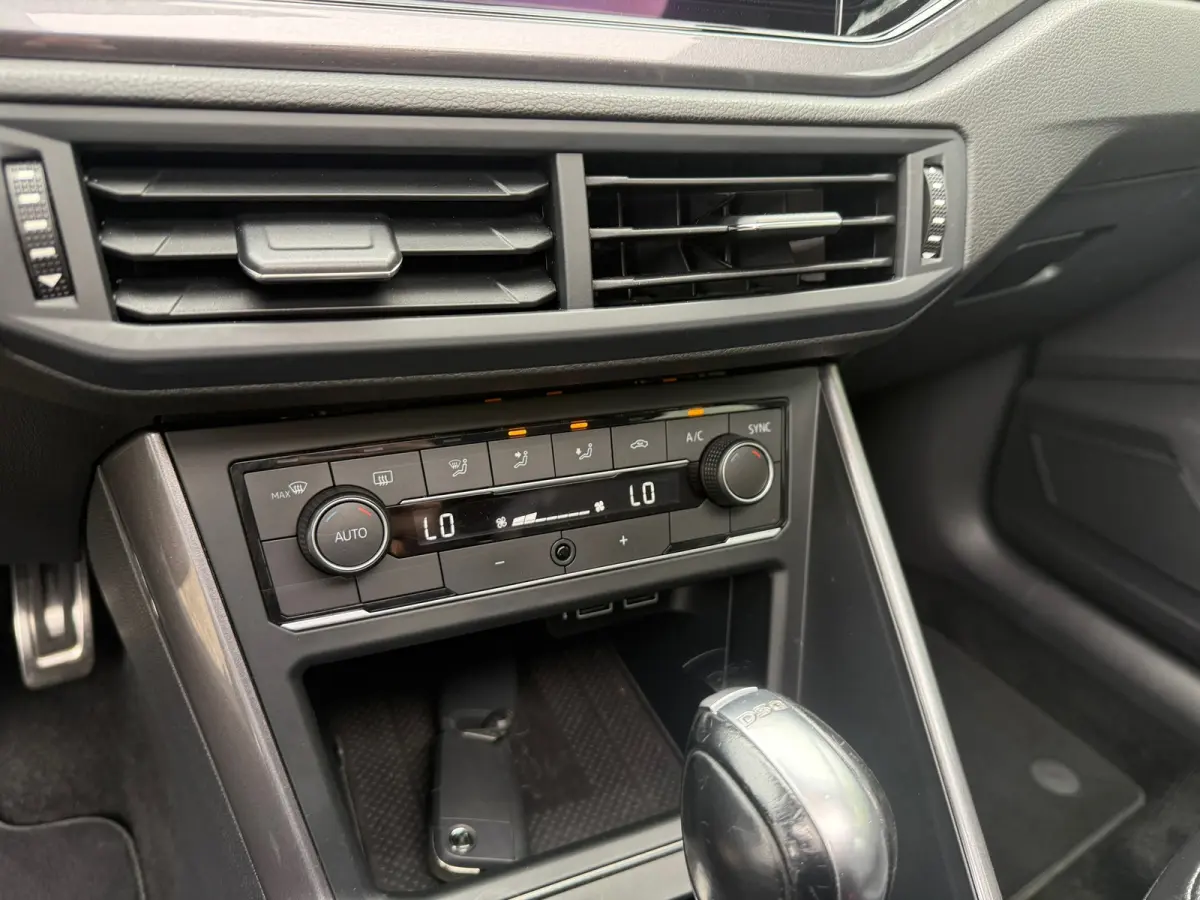 1.0 TSI Highline DSG I DIGITAL DASH I PANO I LED I LEER I CARPLAY