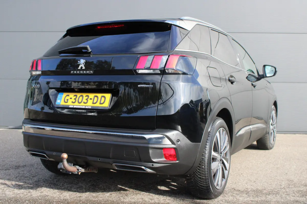 1.2 PureTech 130pk GT Line | Navigatie | Camera | Panorama/schuifdak | Trekhaak | Full LED | 67.000km | NL auto |