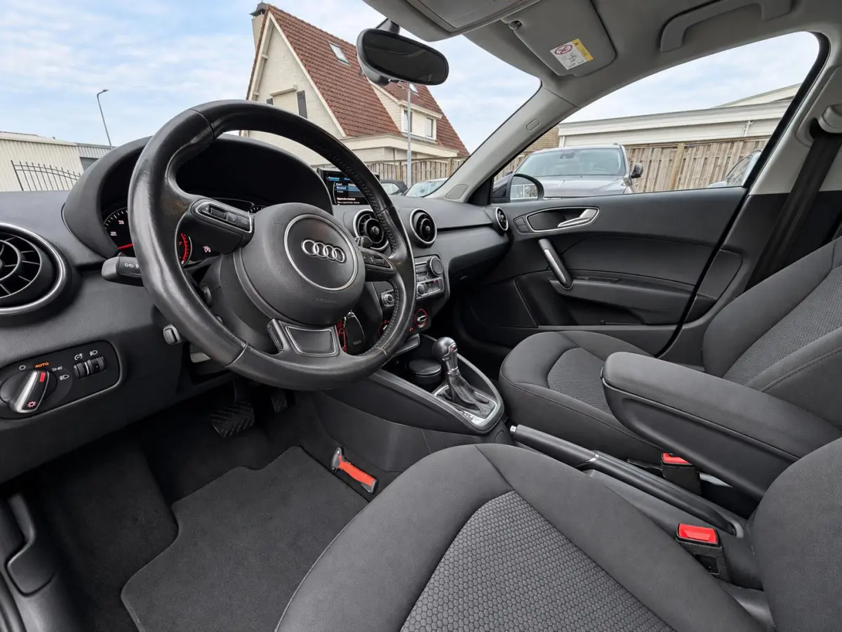 1.0 TFSI Pro Line Nano Grey