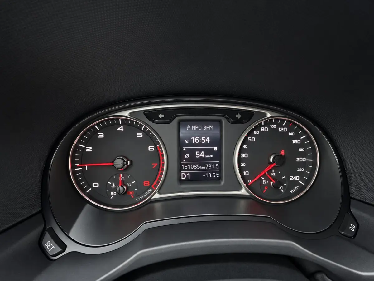 1.0 TFSI Pro Line Nano Grey