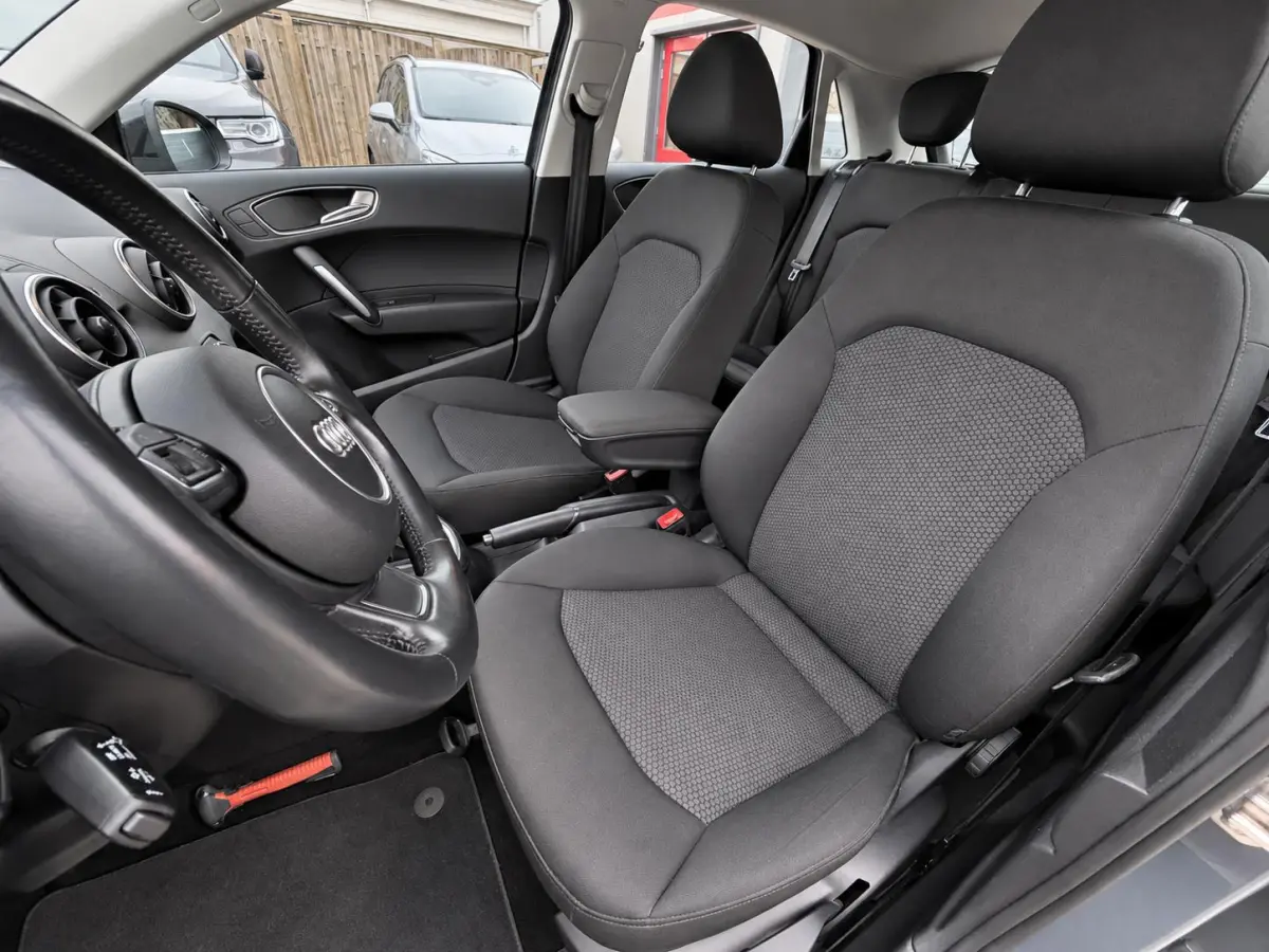1.0 TFSI Pro Line Nano Grey